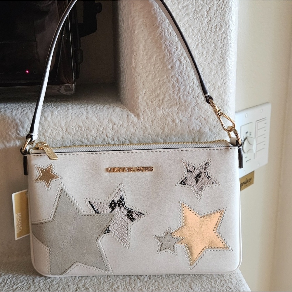 Michael Kors Cream Patch Wristlet NWT - Picture 3 of 5